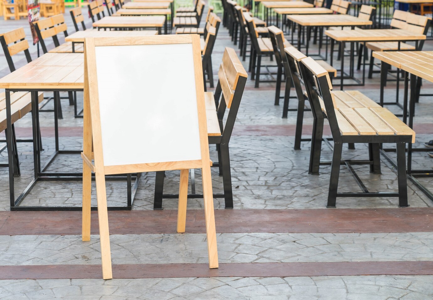 empty-menu-board_1339-3321
